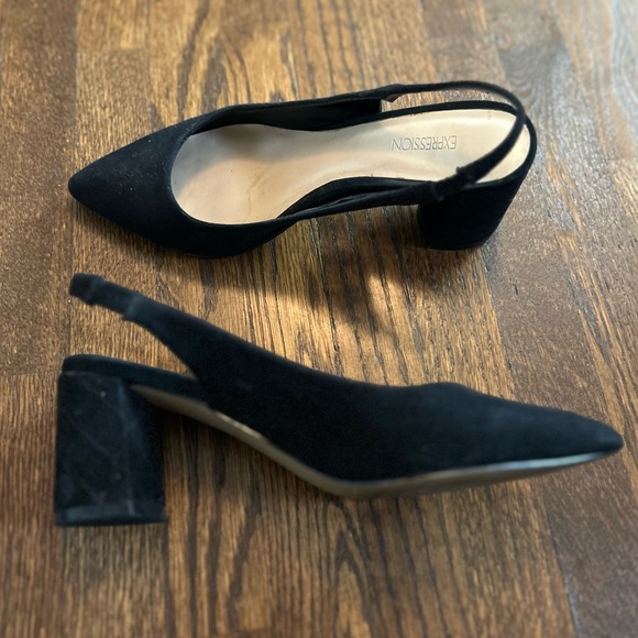 Black slingback pumps
Good conditions - Picture 2 of 6